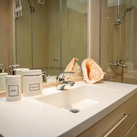 Luxurious 1Bd Apartment In Oasis Beach Club Appartement